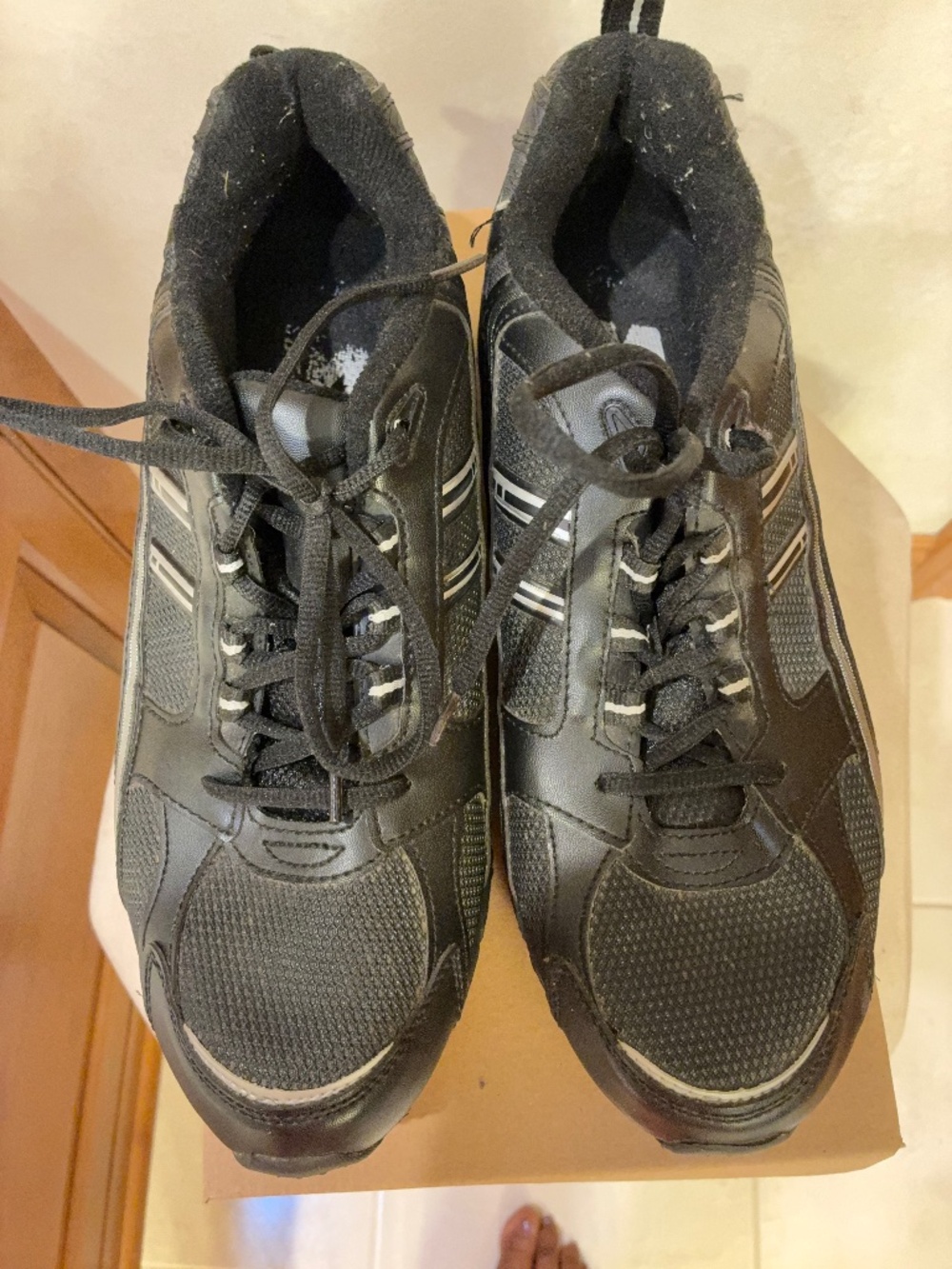 Sneakers